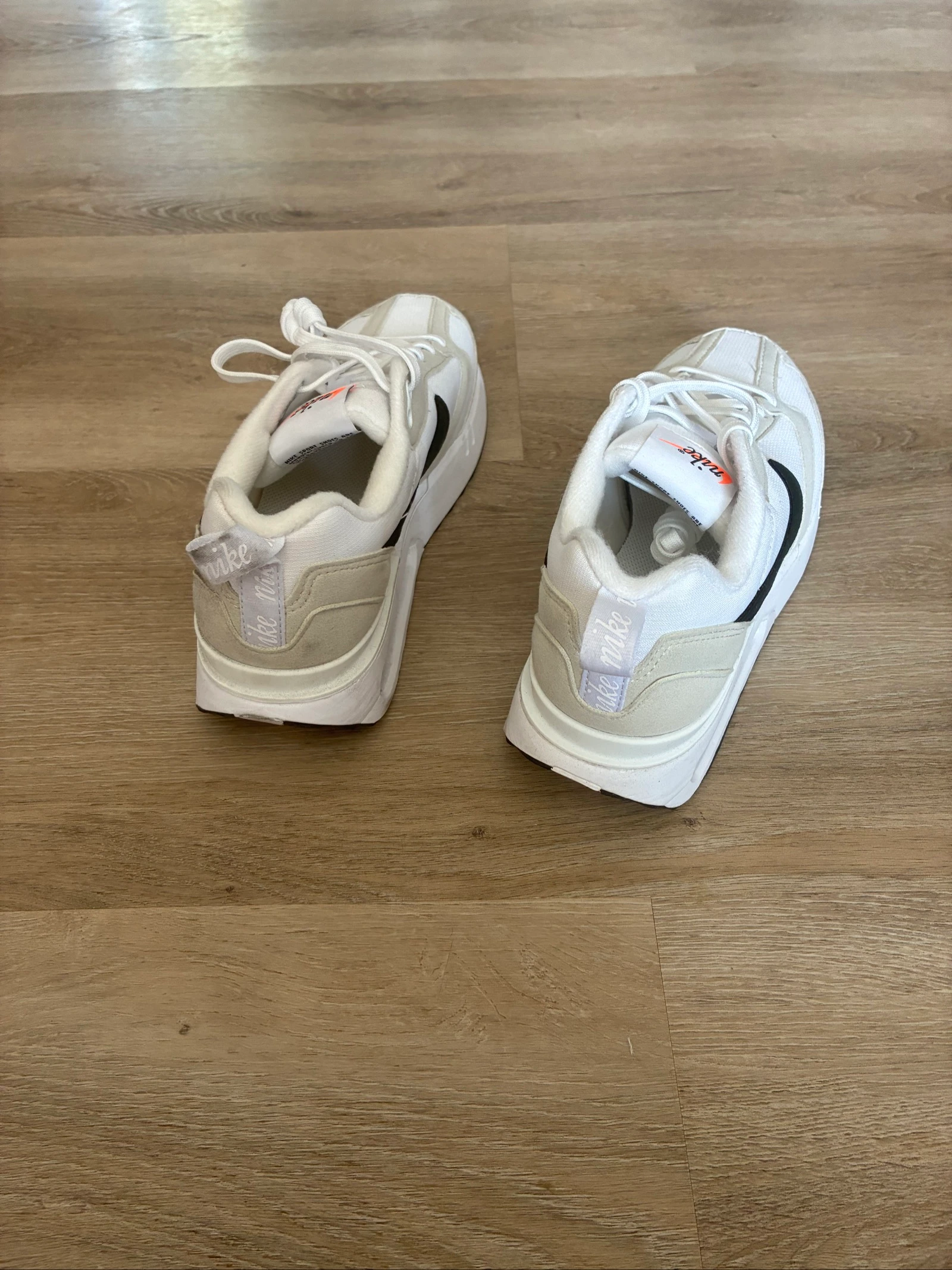 Basket Nike air Max Dawn taille 36,5 – photo 3